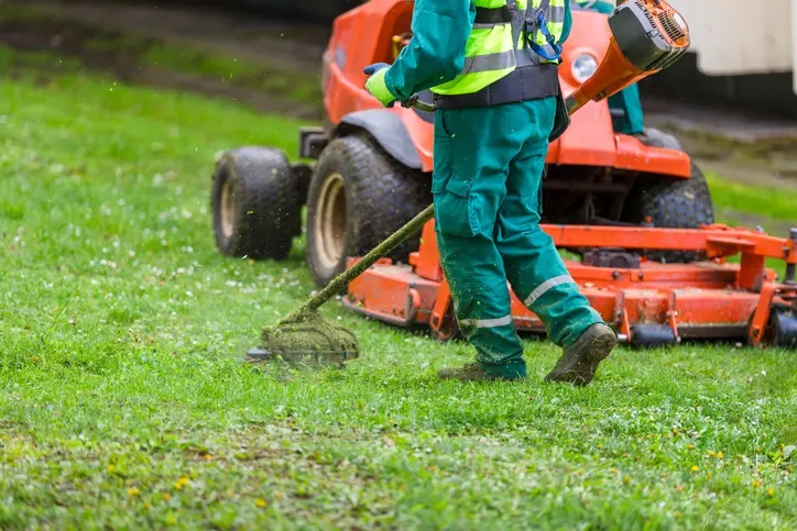 How Professional Lawn Mowing Enhances Curb Appeal in Fort Worth TX